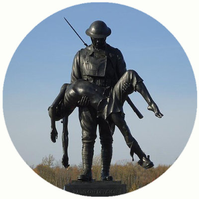 Monument voor de 42e Regenboog Divisie (uit Alabama, VS) - Dit monument gedenkt de gesneuvelde militairen uit Alabama die deel uitmaakten van de Amerikaanse Regenboog Divisie.